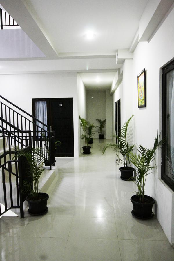 Dparagon Medokan Ayu Hotel Surabaya Exterior foto