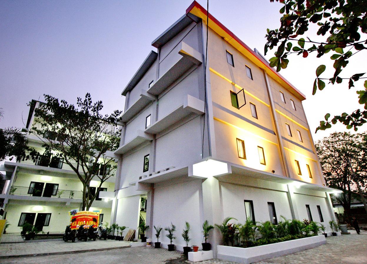 Dparagon Medokan Ayu Hotel Surabaya Exterior foto